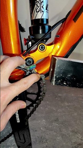 Removing a chain quick link without a tool #mtb