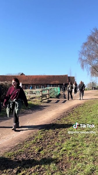 Girls On The Go – What a day! 🩵 A huge thank you to all the lovely girls who joined our walk today! It was so special seeing new friendships form, great conversations flow, and everyone enjoying the fresh air together. 🌿✨ These moments are what Girls Connect is all about. It really is so beautiful seeing our vision come to life. I personally feel so blessed after today and my heart is comely full 🫶🏼. ✨ ✨ #girlsconnect #girlssupportgirls #walkingevents #hikingevents #makingfriends #newfriends