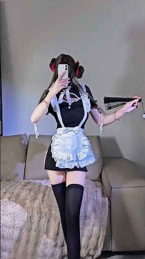 This maid fit stole the whole spotlight 🖤