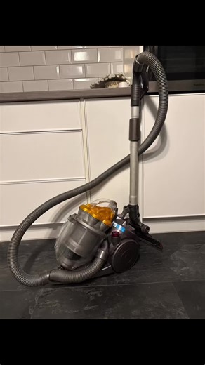 1/100 machines to do 😂 Dyson dc19 new motor and filters on eBay 3 months warranty #ebay #vacman #dyson #kbhoover #vac