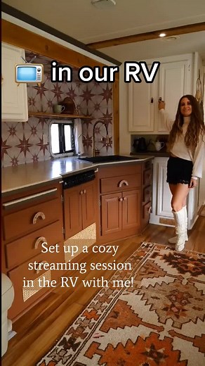 Cozy RV Streaming Session with Miss Scarlet and the Duke
