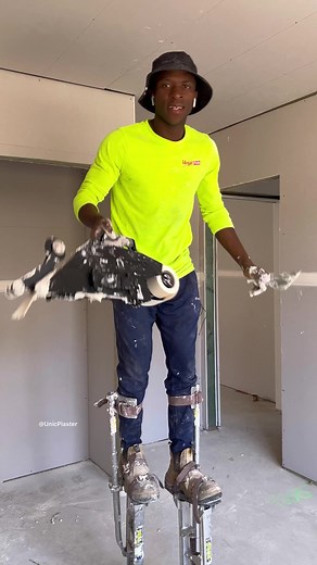 How do you do a joint ##Plaster #drywall #interiordesign #construction #tradie #newbuildjourney #shepparton #melbourne #australia #sydneyconstruction #ceiling #wallswallwalls #usgboral #tapingtools #drywalltools #externalangle #sander #intextools #delkotools #usgboral #plasterer #victoriaaustralia #builder #howtodiy #drywalltaping #wallboardtools #plasterboard #homebuilder | UNIC Plaster