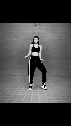 My best amapiano dance on 2025😊🔥#dance #amapianodancechallenge #aishorts #blowup #viral #ai