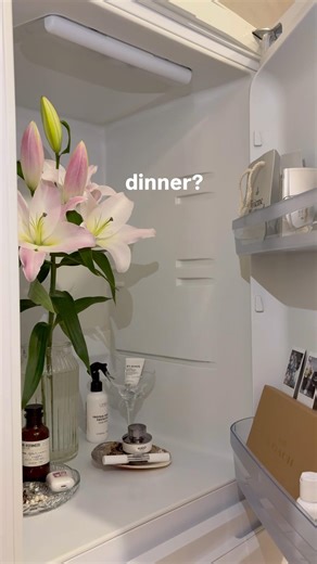 Maybe another time? ⭐️ ig/tt: @ekkonkvv #lilies #girls #dinner