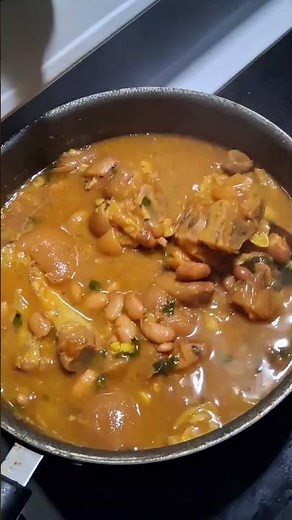 this my famous pinto beans and pig feet recipe
