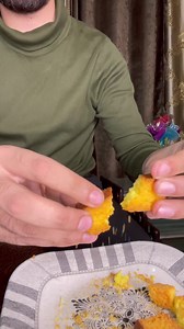 12K views · 54 reactions | The struggle of eating cake rusk without being showered with crumbs is real! Hilal Cake rusk mini took away the stress, letting us enjoy the moment with our tea! #aikbitemeinsaramaza #hilalcakeruskmini | The Humorists | Facebook