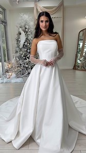3.4K views · 5 comments | The perfect winter wonderland sleeves ‍♀️殺 #bride #weddingdress | Brides of Florida | Facebook