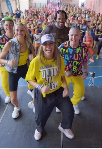 Dancing with friends is the best 🌎🙌🏼 Rio 🇧🇷 Brazil #zumba instructors = Real energy. 🇧🇷🔥 An unforgettable masterclass in Rio, starting 2026 on a hype . Energy combined. Passion multiplied. This is how we do it in Brazil. 💃🏽⚡️ 🎶 La nena #zin120 🎥 Video: @leonsaless @Zumba 💙 @Zumba Fitness @zumbatradeshows 🇧🇷✨