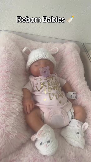 Which one is your favorite? 💕 #reborn #reborncommunity #fakebaby #siliconebaby #tiktokviral | Reborn silicone babies for adoption