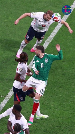 How serious was Santiago Giménez's injury against England?