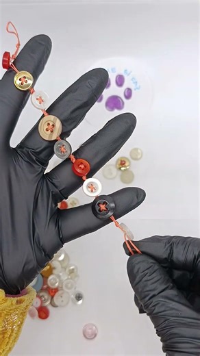 BUTTON BRACELET 😱 #tutorial #diy #button #bracelet