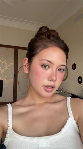 Makeup Tips for Beginners: Easy Everyday Makeup Guide