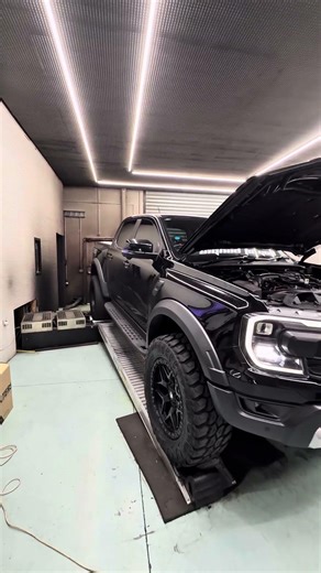 Ranger Raptor on the Dyno running a DSR Multi Tune with pops and bangs