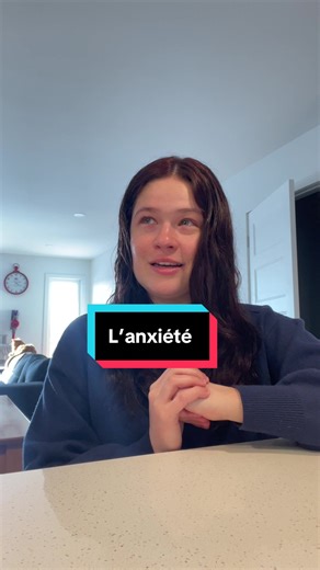 Je vous partage ça ici, juste moi et ma vulnérabilité. J’ai beaucoup hésité avant de publier cette vidéo, parce que ce n’est vraiment pas mon genre. Mais comme ça fait quelques jours qu’on n’a rien posté, j’avais envie de vous expliquer un peu l’envers du décor. J’adore créer des vidéos et vous partager notre univers avec T’es ben cornichon. On crée des liens avec plein de gens chaque jour et je crée tellement de beaux souvenirs avec ma mère. On est en train de bâtir une communauté de cornichons