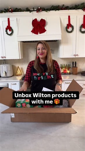 Diana| Find Your Cake Inspiration™️ on Instagram: "Happy Friday! ❤️ Unbox the @wiltoncakes holiday products with me. 🎁 Wilton holiday products: 🍪 Cookie Press 🐧 Penguin & Snowman Icing Decorations 🤎 Gingerbread Icing Decorations 🍪 Cookie Baking Set with Cookie Cutters 🎄Christmas tree spatula ❄️ Holiday sprinkles 🍫 Candy Melts 🧁 Cookie Icings 💚 Holiday Treat Bags Happy Baking!! 🎄☃️💚🤍❤️ #wilton #holidaybaking"