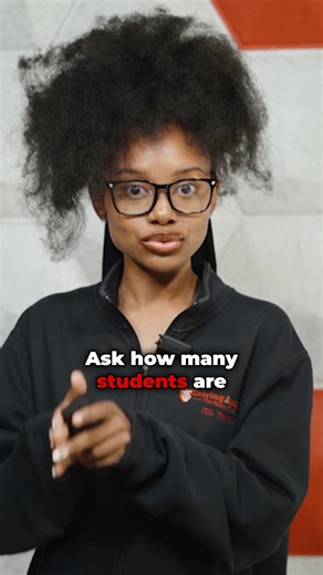 THE CDL SCHOOL RED FLAG NO ONE TALKS ABOUT 🚨 If a CDL school is cramming 10 students to 1 instructor, run. That’s not training, that’s babysitting. When you’re learning to drive an 80,000 lb truck, you can’t afford to be “just another student in the yard.” You need one-on-one time behind the wheel, real feedback, and an instructor who actually knows your name. High student-to-instructor ratios = rushed training, missed details, and drivers hitting the road unprepared. Don’t gamble your future o
