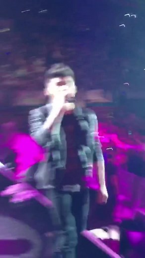 I’m so sorry for making this, here’s some of my favorite “Liam taking fans phone’s” moments