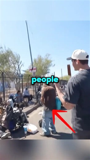 They Fed The Homeless With A Free Food Truck.. (‪@StevenSchapiro‬)