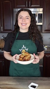 Lunar New Year means new beginnings and fresh starts. We want to bring you a special #CookingWithLiv for Lunar New Year - Peking Duck Spring Rolls.🤤 Maple Leaf Farms wants to wish you and yours a year full of joy and success. | Maple Leaf Farms