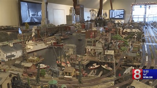Connecticut River Museum’s train display continues to educate and entertain
