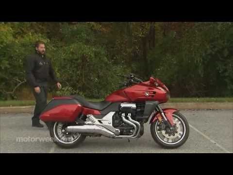 MotorWeek | Two Wheelin': 2014 Honda CTX 1300