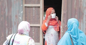 Profs. Jason Abaluck and Mushfiq Mobarak Honored for Landmark Mask Study