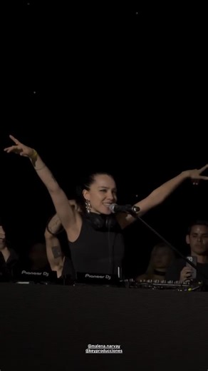 Malena Narvay Argentina on Instagram: "🎛️ | The Hanging Tree (REMIX) (Hybrid Set Versión) | Malena Narvay ft. Oh My Pop - Open Park 📆 2 de Enero de 2026 📍 Punta del Este, Uruguay 📹 @mathiasdutra.uy - - - - - - #malenanarvay #thehangingtree #hungergames #melodictechno #puntadeleste"