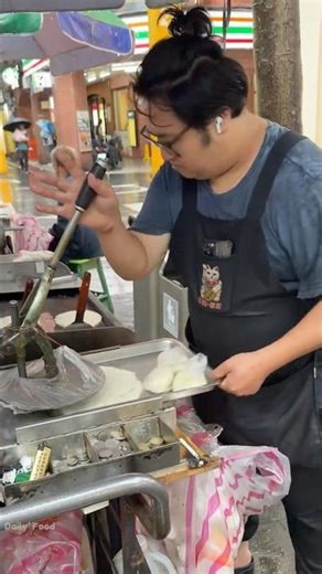 Popular Taiwanese Street Food! Must-Try Scallion Pancakes