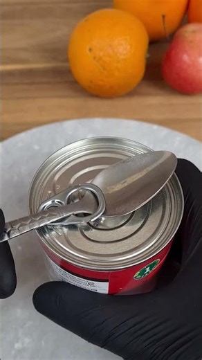 How to open can using spoon