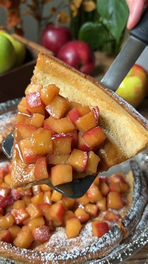 This Caramel Apple Dutch Baby Pancake may look like a yorkshire pudding ... Get the recipe in the comments! | Crowded Kitchen