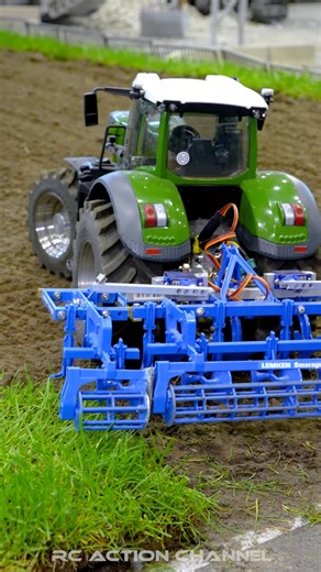 RC Tractor in Action – Trucks, Cranes & Excavators at Full Power! 🚛🚜💥 Massive RC trucks, excavators & cranes at work – just like the real thing! 💪 These machines move TONS of material 🚧🔥 Filmed at Modellbautage Tulln 2025 📍 💬 Which one is your favorite? Comment below! 🔁 Like & Follow for more epic RC action! #RCConstruction #RCTrucks #RCExcavator #RCMachines #HeavyEquipment | RC Action Channel