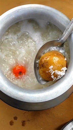 Rice with potatoes and tomatoes vorta