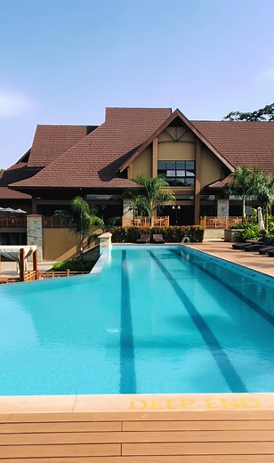 📍Location: The club house, Source of the Nile hotel Jinja. Genuine review: The place is so beautiful, pocket friendly prices, customer care is 9/10, breath taking views, very spacious, big swimming area for both adults and children. #fypシ #kampala_tiktokers #jinjacity #travel #adventure