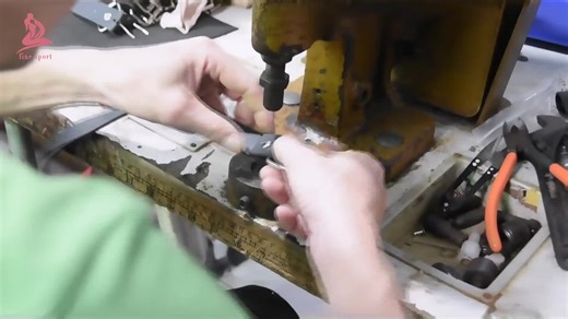 カップルのための大人のおもちゃセックスアシストベリーパッド大人のおもちゃセックスベッド補助装置ヒップリフティングトラップ