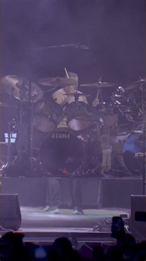 SNW round 2 with @systemofadown was the send off we all needed 🔥🚀 We haven’t stopped replaying it in our minds!! Thank you for the legendary set in Vegas on Saturday night. 🥹🖤 | Sick New World