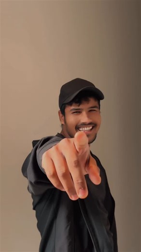 Meraj Hepy on Instagram: "कितनी भी ठंड बढ़ जाये !! @merajhepy #merajhepy #instagram #reels #explore #viral #trending #thand #mausam #attitude #fire #aag #🔥"