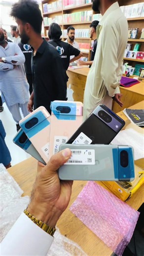 Pixel 8 Unboxing and First Impressions