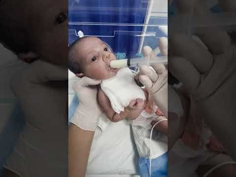 SYRINGE FEEDING A NEWBORN || LITTLE CUTE BABY FIRST TIME FEEDING IN NICU