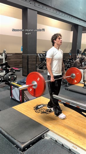 Exploring Streetwear: Comfortable Mesh and Baggy Pants