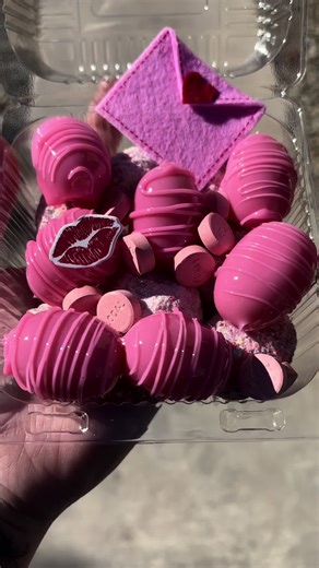 Delicious Candy Fruits for Valentine’s Day