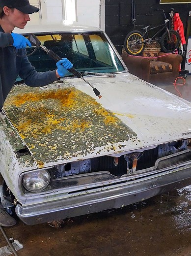 Restoring a 1971 Plymouth Valiant: First Detail in 27 Years