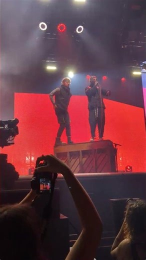 twenty one pilots holding on to you Josh Dun backflip #twentyonepilots #barclayscenter