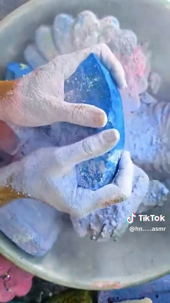 Exploring Dusty Chalk Melting Crush Techniques