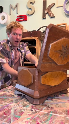 Discover Hidden Antique Finds in Secondhand Shops