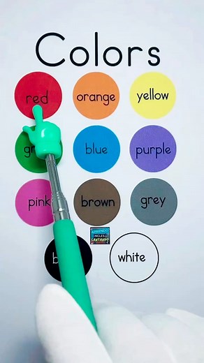 Aprende los colores en inglés, ¡fácil y divertido!Descubre cómo decir “red”, “yellow”, “blue”, y más colores en inglés. ¡Mejora tu vocabulario de colores cantando!#AprendeInglés #ColoresEnInglés #InglésCantando #VocabularioEnInglés #InglésFácil #ClasesDeInglés | Aprendo Ingles Cantando