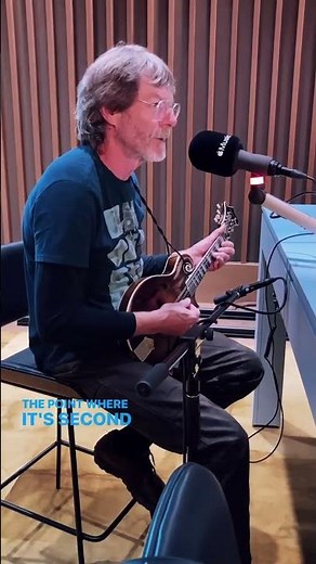 Sam Bush breaks down the mandolin chill 🤯 #mandolin #country #pickers