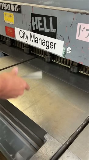 WORDS SMALLEST STOP SIGN😱