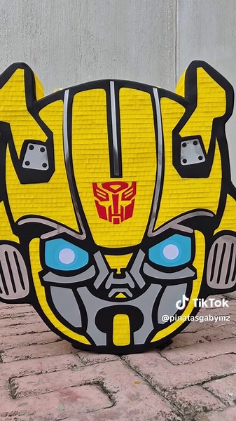 Cómo hacer una piñata Bumblebee Transformer