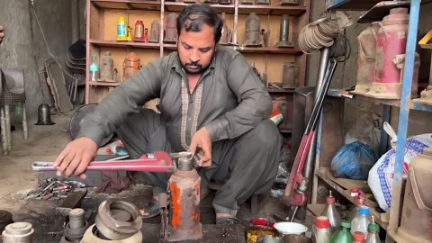 Art of Restoring a Hydraulic Jack for Optimal Performance