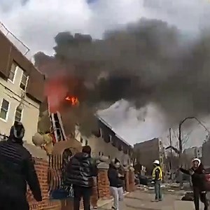 WARNING: Some viewers may find the following footage distressing. This is the moment NYPD officers heroically rescue a woman trapped under debris following a massive explosion at a house in New York City. Police wasted no time rushing into the thick of the chaos, hauling a couch off the woman, whose Bronx home was impacted by the explosion and spreading flames. MORE: http://9Soci.al/ri3o30s7LyK #9News | Nightly at 6pm | 9 News